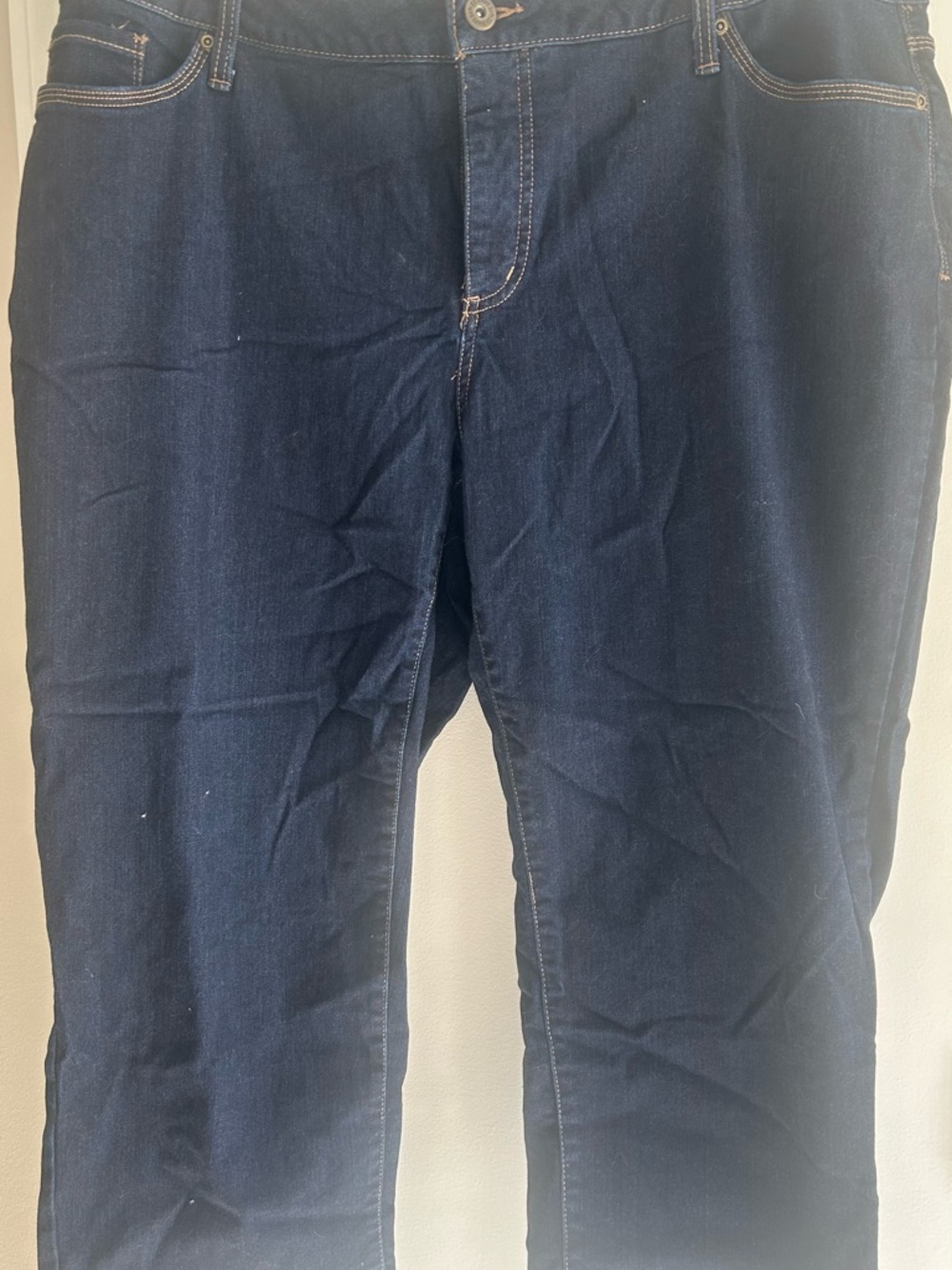 St. John's Bay Women’s Capri Jeans in Dark Blue